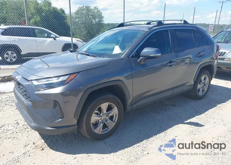 2022 Toyota Rav4 Xle z USA, uszkodzony, nr VIN 2T3P1RFV9NW322402